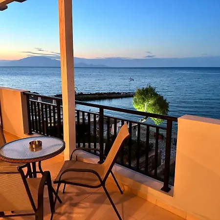 Amaltheia Beachfront بيت للعطل *