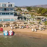 Amaltheia Beachfront *