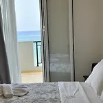 Amaltheia Beachfront Casa de Férias *