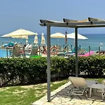 Amaltheia Beachfront Casa de Férias *