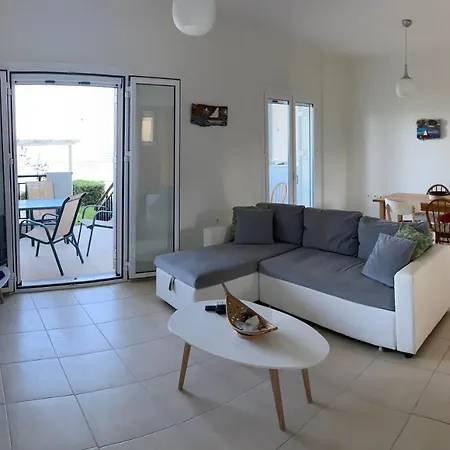 Semesterbostad Amaltheia Beachfront *