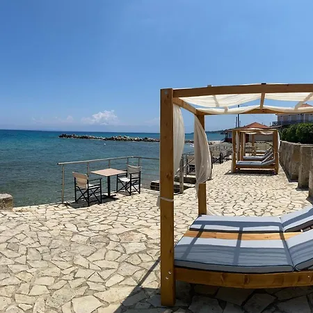 Amaltheia Beachfront Casa de Férias *