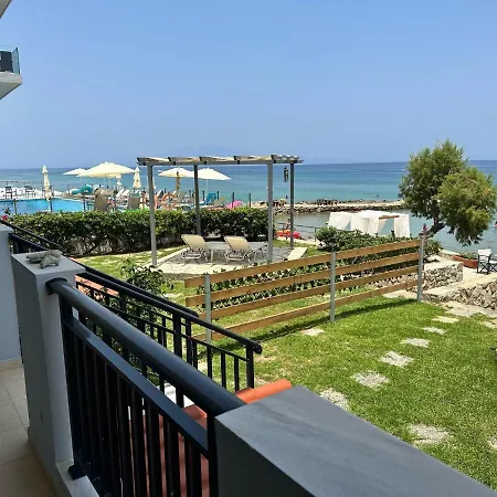 Amaltheia Beachfront Casa de Férias