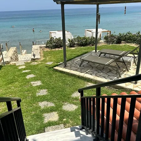 Amaltheia Beachfront Casa de Férias