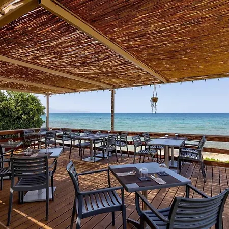 Amaltheia Beachfront * 基普塞利