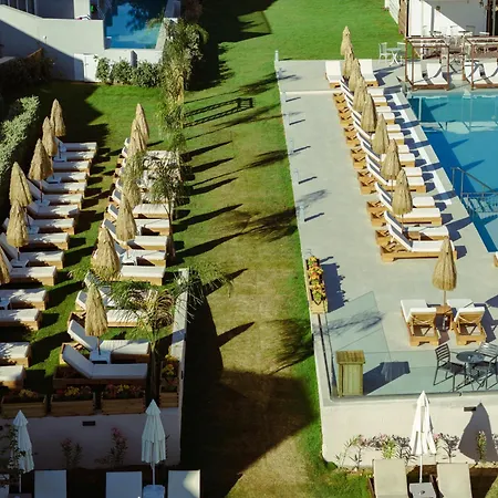 Amaltheia Beachfront 度假居 *
