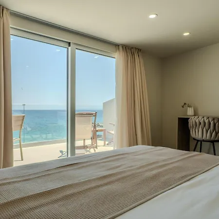 Amaltheia Beachfront Semesterbostad *