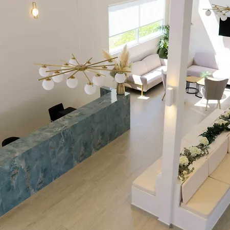 Amaltheia Beachfront Semesterbostad *
