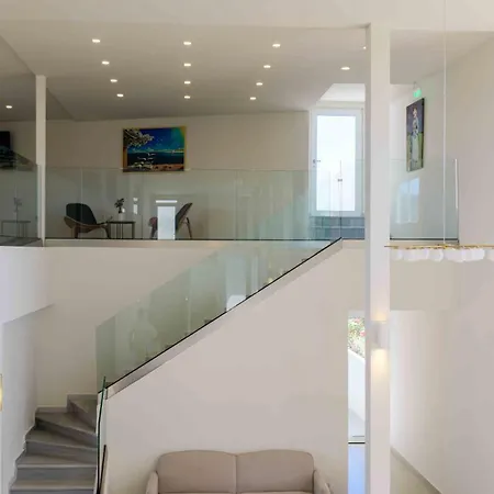 Amaltheia Beachfront *