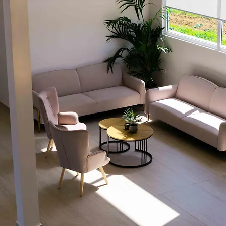 Amaltheia Beachfront Semesterbostad Kypseli