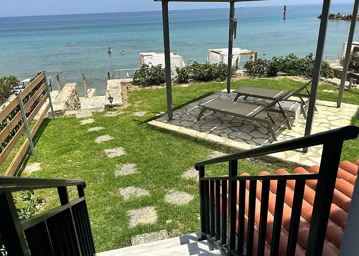 Amaltheia Beachfront Дом отдыха