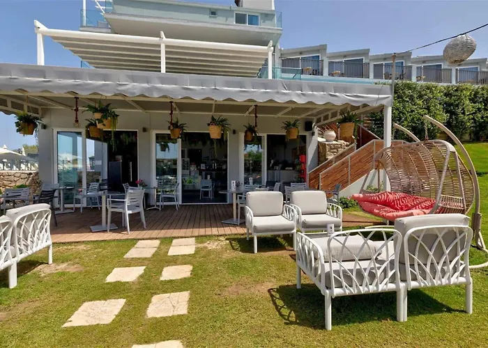 Amaltheia Beachfront *