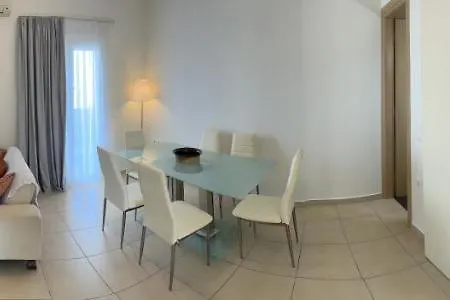 Semesterbostad Amaltheia Beachfront