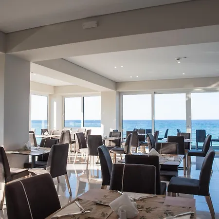 Tatil Evi Amaltheia Beachfront