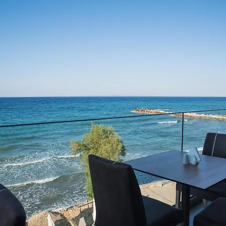 Amaltheia Beachfront Vakantiehuis *