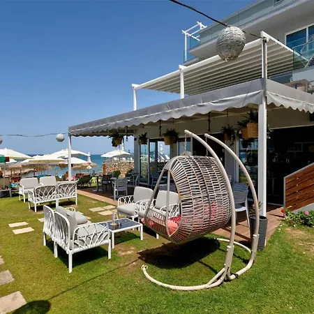Tatil Evi Amaltheia Beachfront *