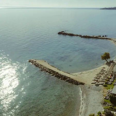 Amaltheia Beachfront *