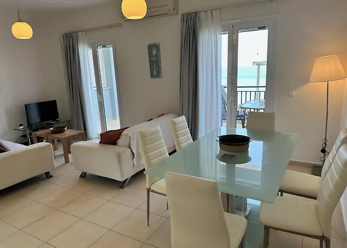 Amaltheia Beachfront * Κυψέλη